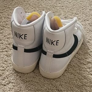 Nike Women's Blazer Mid 77 Sneakers